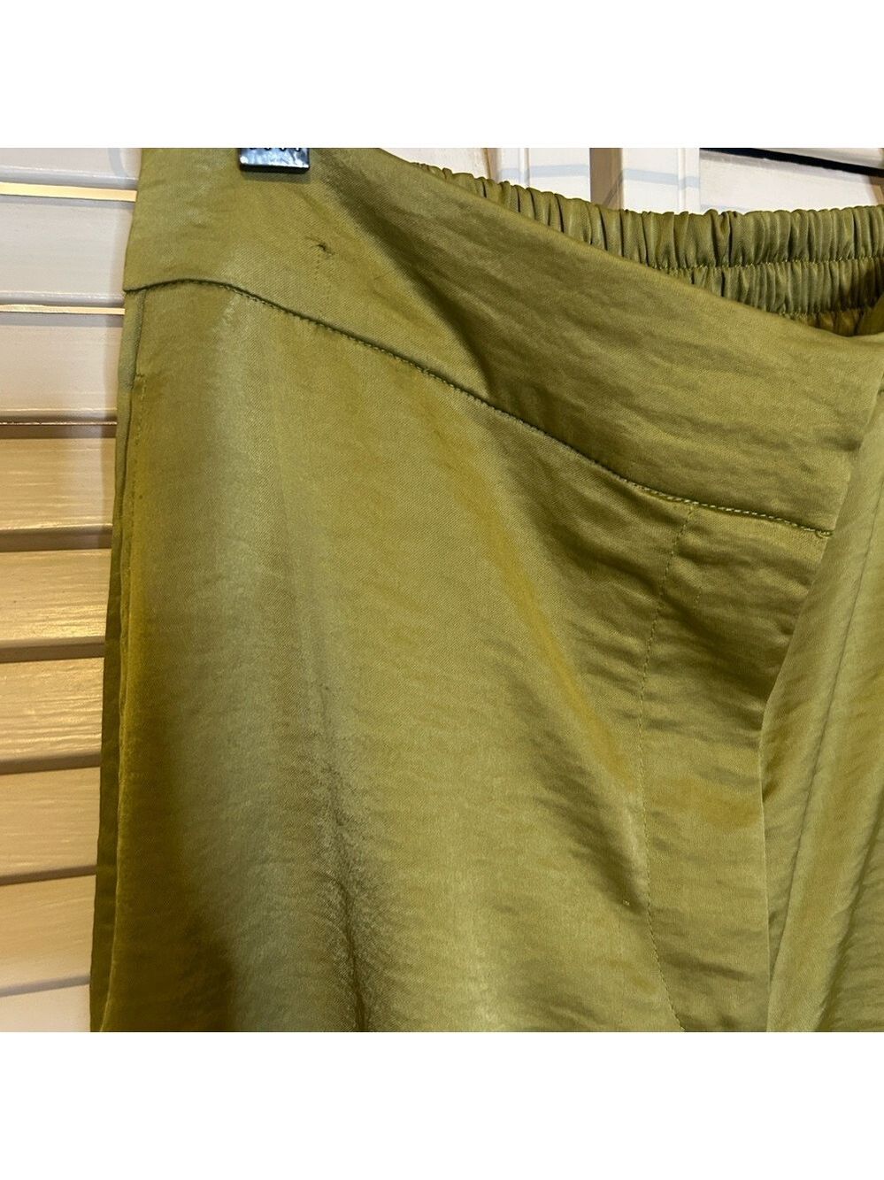 House of Harlow 1960 Olive Satin Wide-Leg Pants | Size Small - Picture 7 of 7